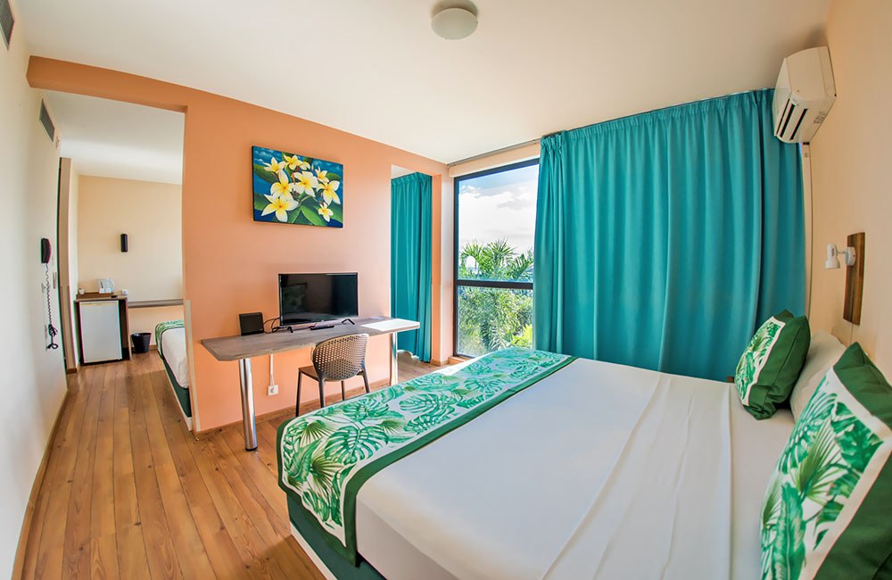 Tahiti Airport Motel Air-conditioned family room